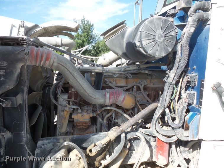 image for item FM9666 2005 Peterbilt 357 ready mix truck