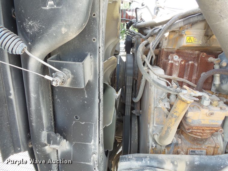 image for item FM9666 2005 Peterbilt 357 ready mix truck