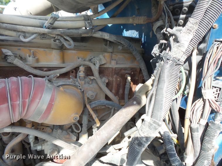 image for item FM9666 2005 Peterbilt 357 ready mix truck