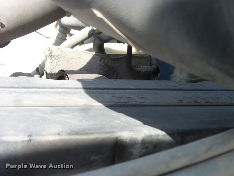 image for item FM9666 2005 Peterbilt 357 ready mix truck