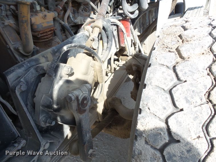 image for item FM9666 2005 Peterbilt 357 ready mix truck