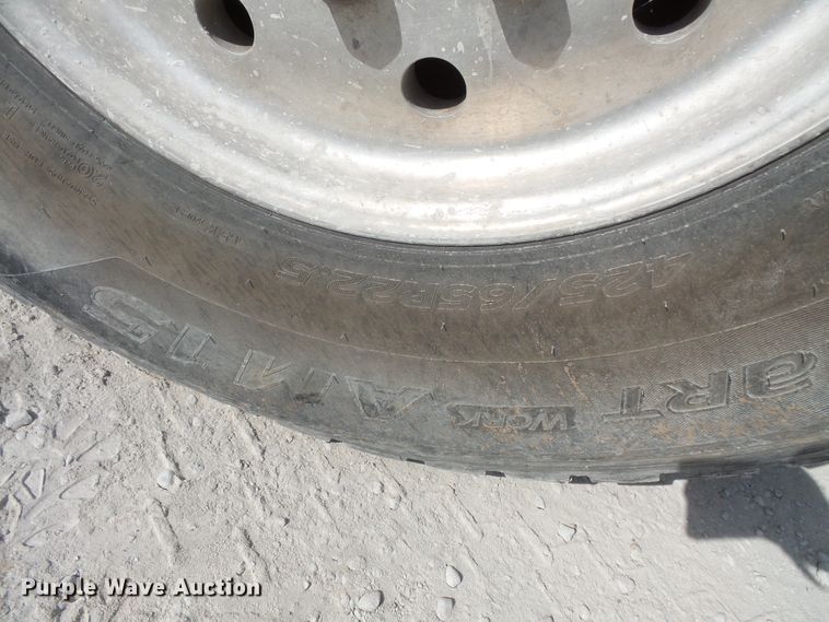 image for item FM9666 2005 Peterbilt 357 ready mix truck