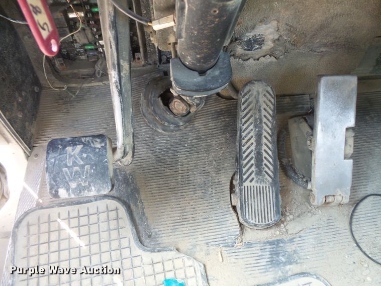 image for item FM9667 2001 Kenworth W900 ready mix truck