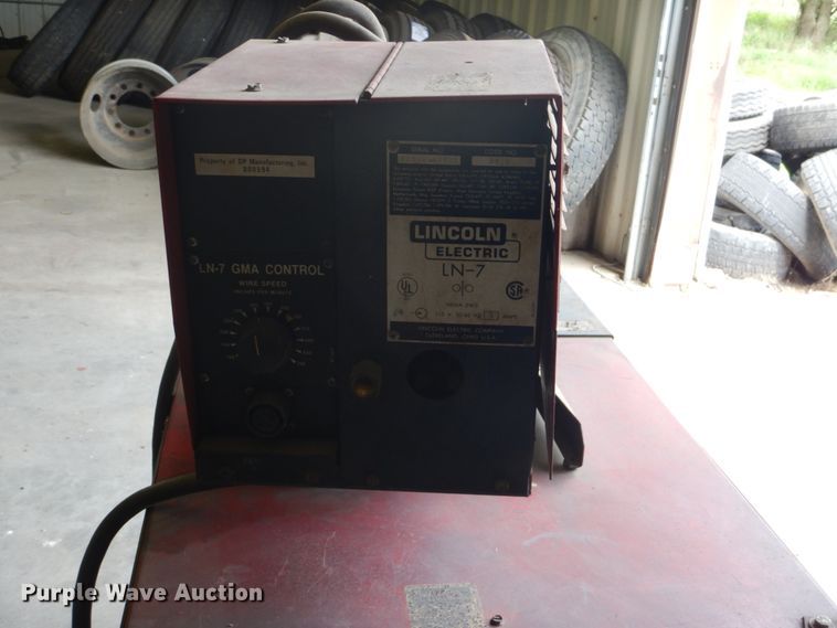 image for item FT9302 Lincoln Electric Idealarc CV-400 welder