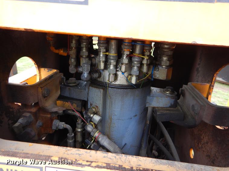 image for item G1846 2006 International 4400 digger derrick truck