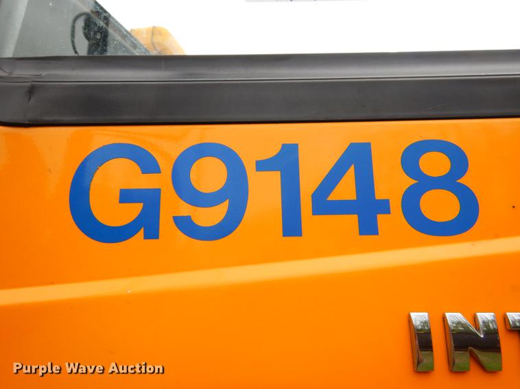 image for item G1846 2006 International 4400 digger derrick truck