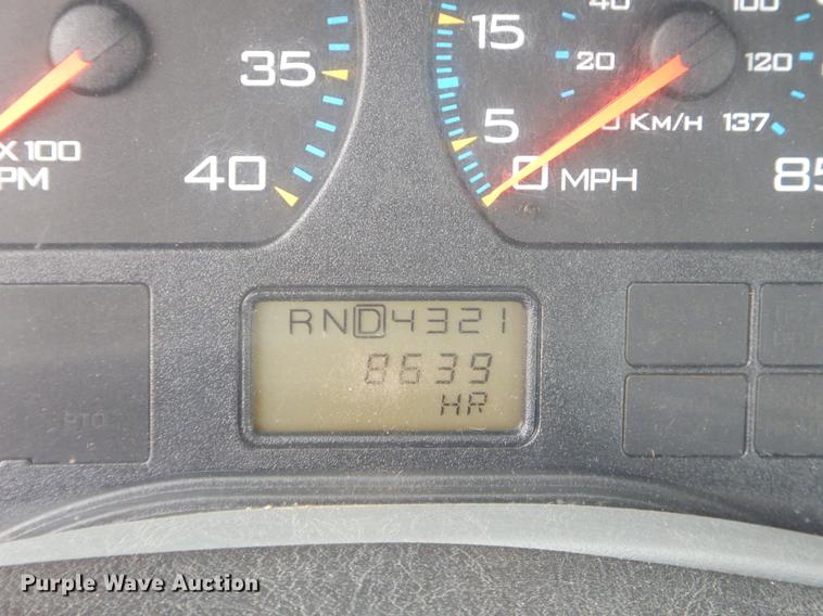 image for item G1846 2006 International 4400 digger derrick truck