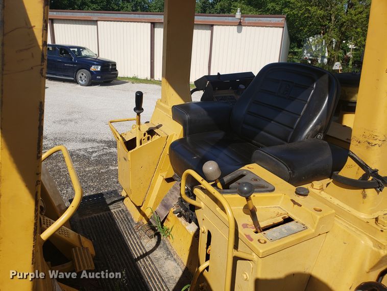 image for item GA9249 1986 Caterpillar 943 track loader