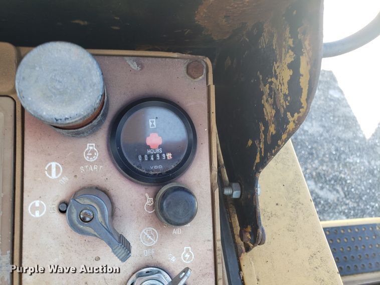 image for item GA9249 1986 Caterpillar 943 track loader