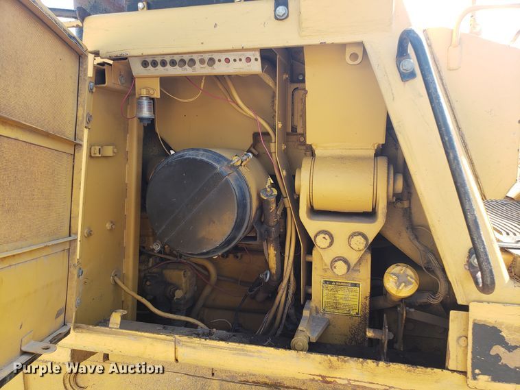 image for item GA9249 1986 Caterpillar 943 track loader