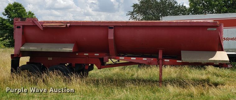 image for item GA9261 2000 Clemco RKHS2625 end dump trailer