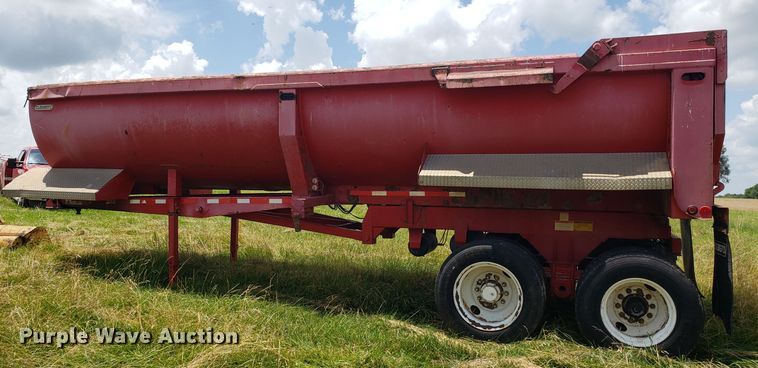 image for item GA9261 2000 Clemco RKHS2625 end dump trailer