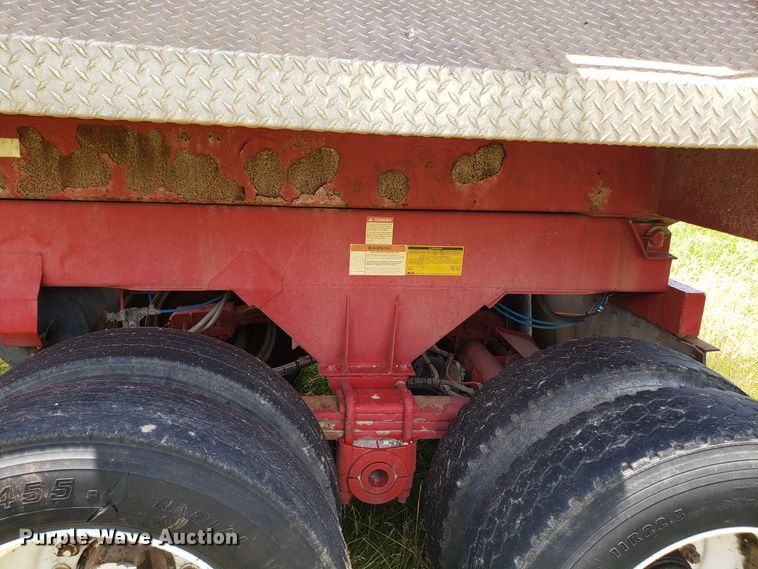 image for item GA9261 2000 Clemco RKHS2625 end dump trailer