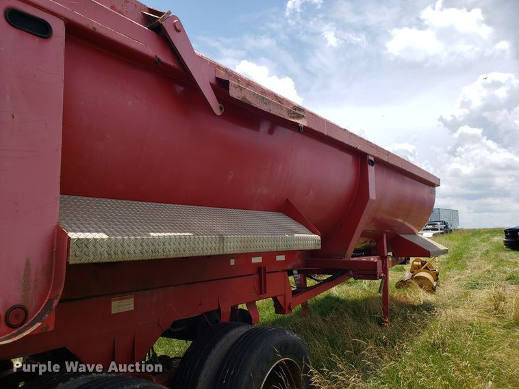 image for item GA9261 2000 Clemco RKHS2625 end dump trailer