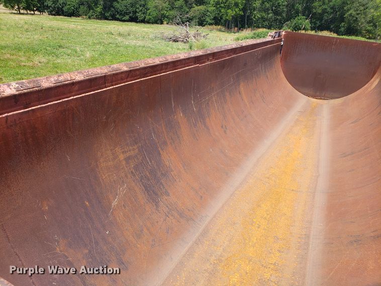 image for item GA9261 2000 Clemco RKHS2625 end dump trailer