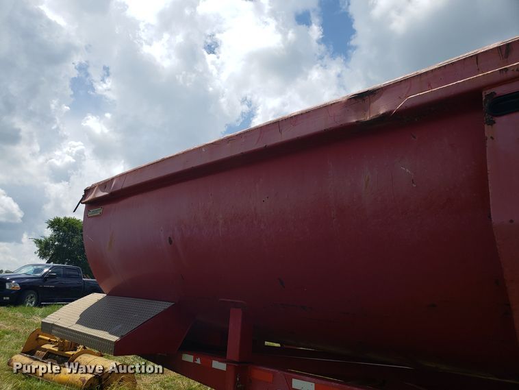 image for item GA9261 2000 Clemco RKHS2625 end dump trailer