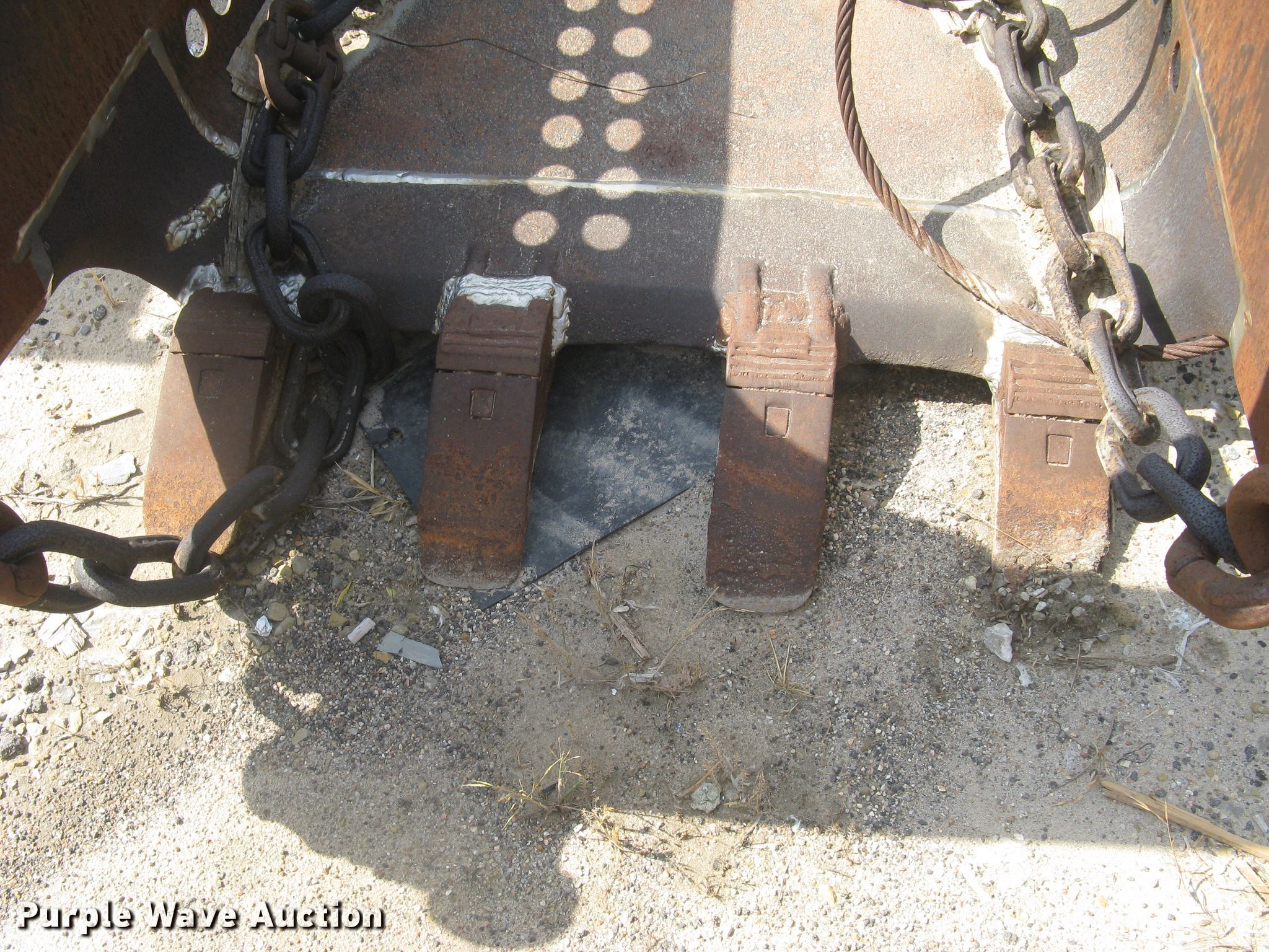 Hendrix dragline bucket in Wichita, KS Item DC1377 sold Purple Wave