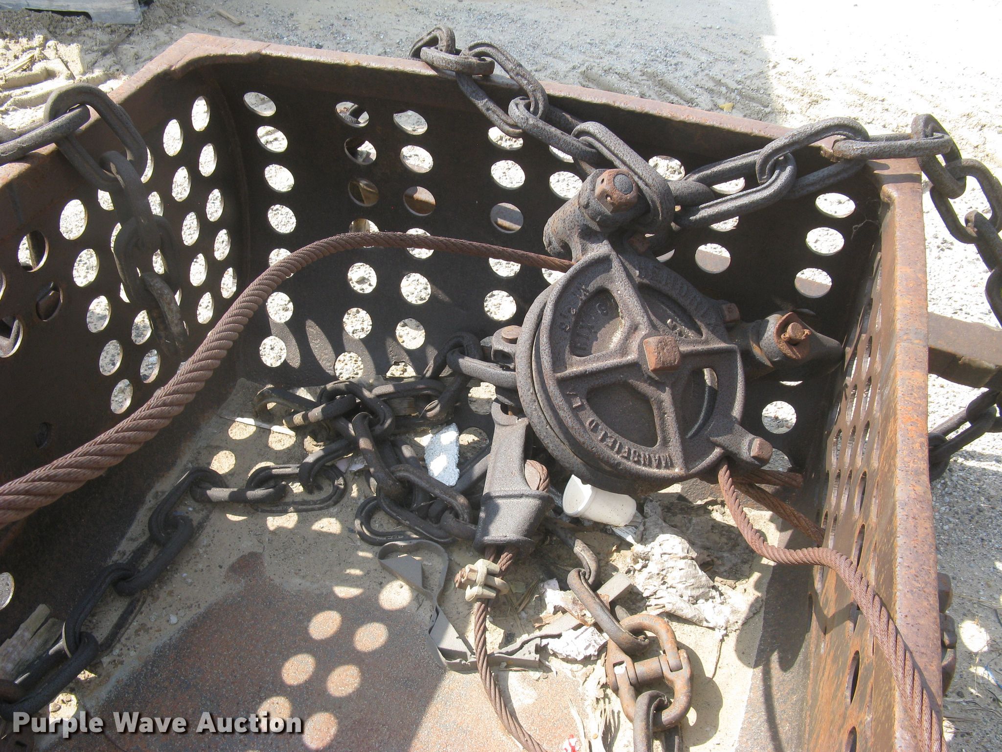 Hendrix dragline bucket in Wichita, KS Item DC1377 sold Purple Wave