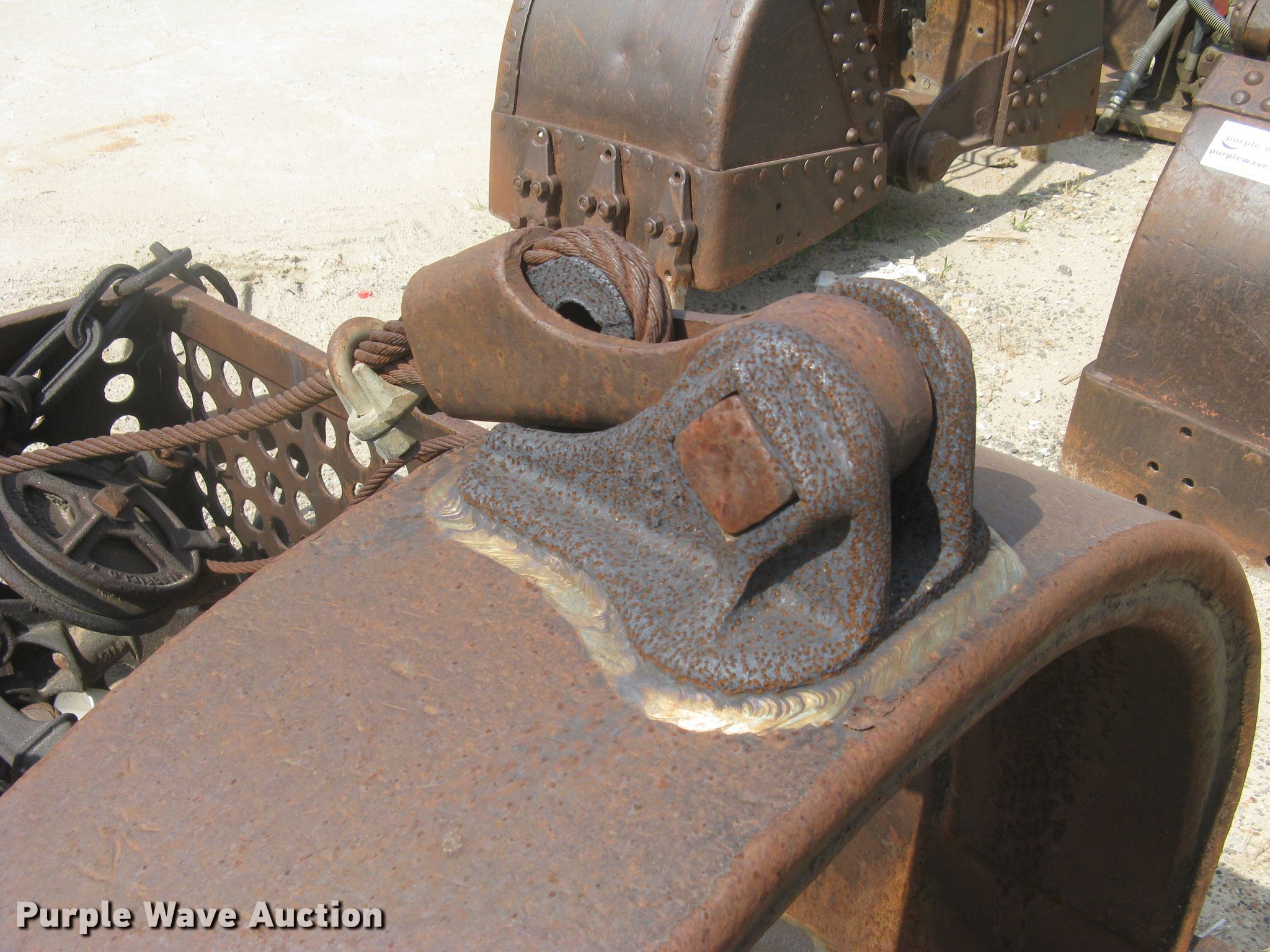 Hendrix dragline bucket in Wichita, KS Item DC1377 sold Purple Wave