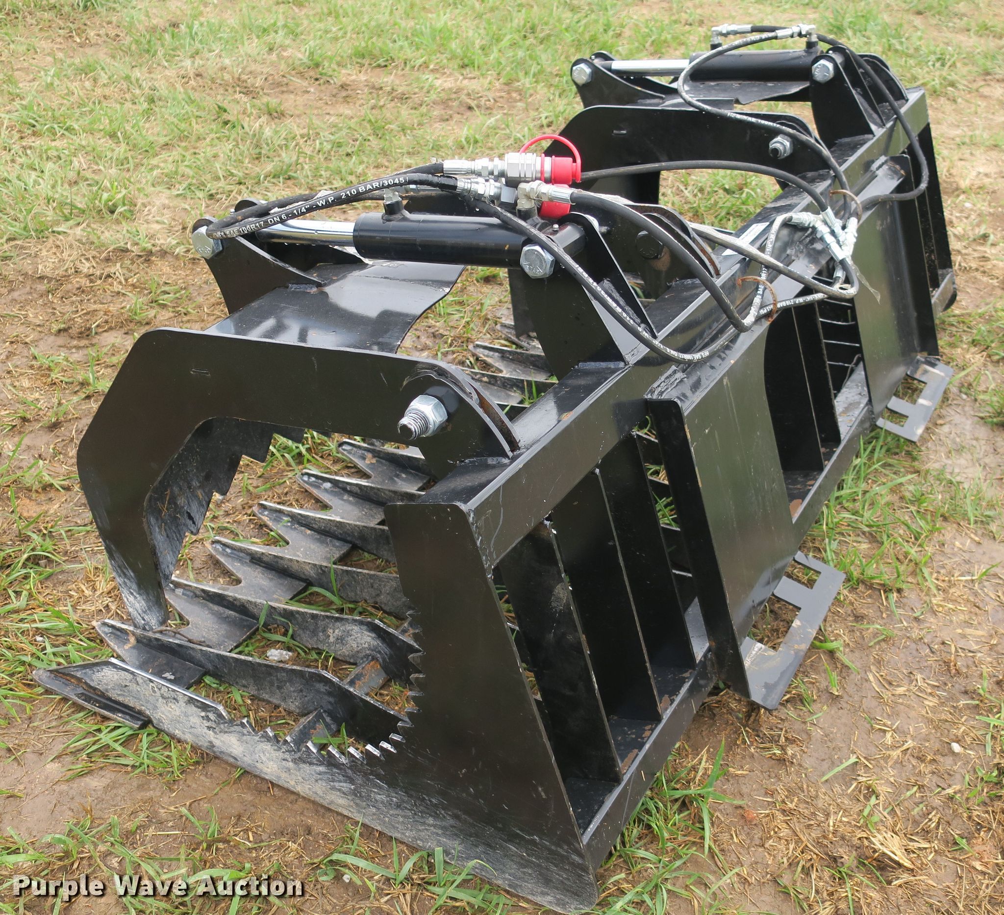 75"W skid steer grapple bucket in Rogersville, MO Item EA9327 sold