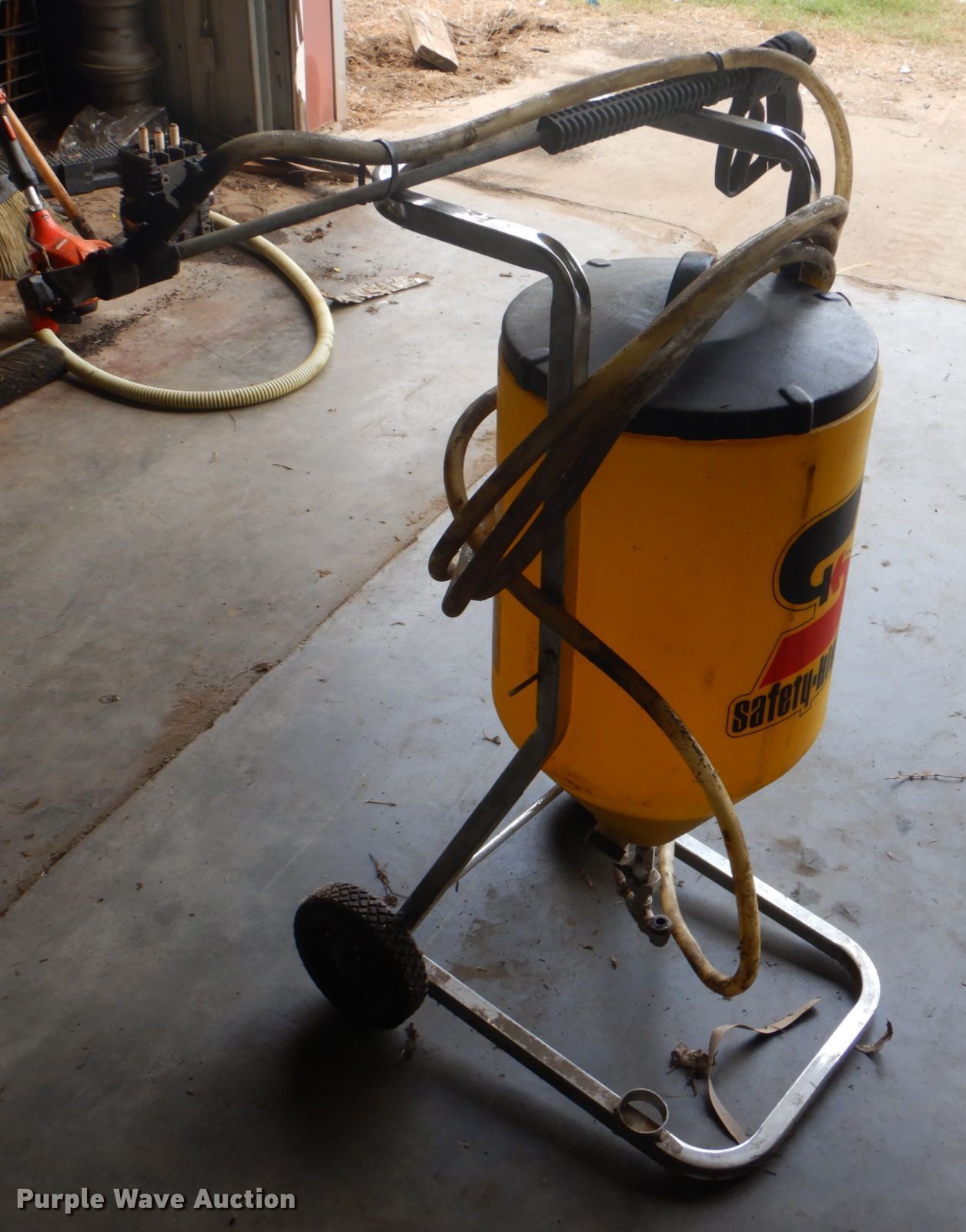 SafetyKleen sandblaster in Checotah, OK Item FT9303 sold Purple Wave