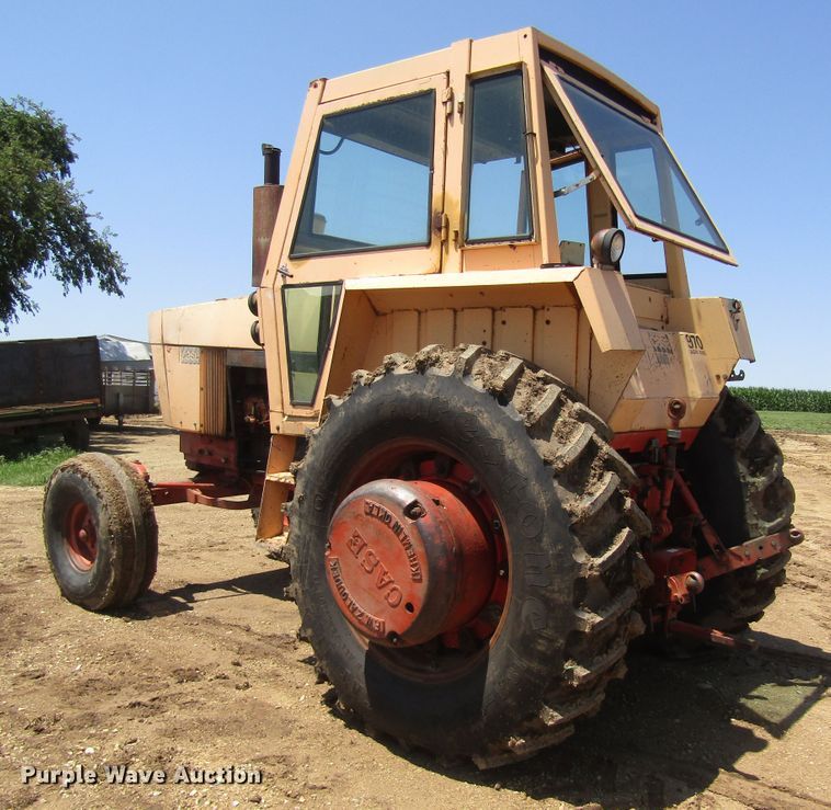 image for item DB4969 1970 Case 970 tractor