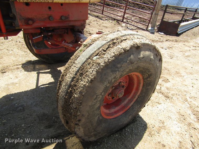 image for item DB4969 1970 Case 970 tractor