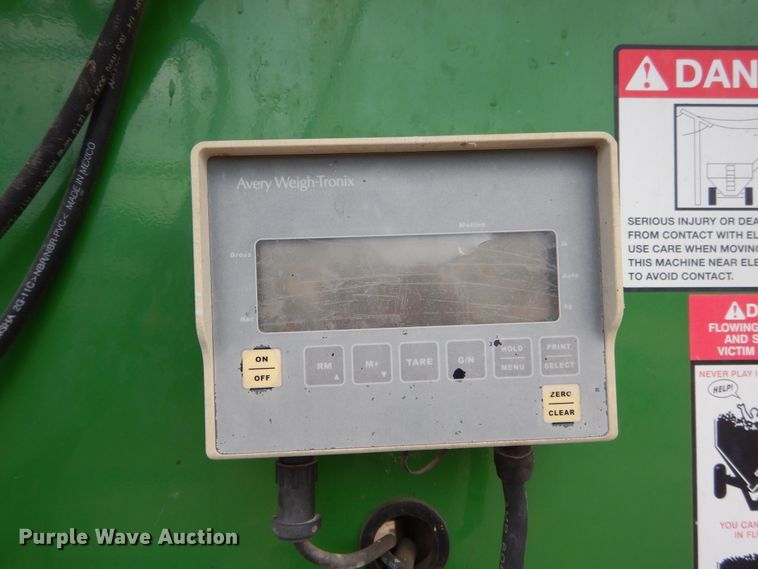 image for item DC0233 J&M 1051-22S GrainStorm grain cart