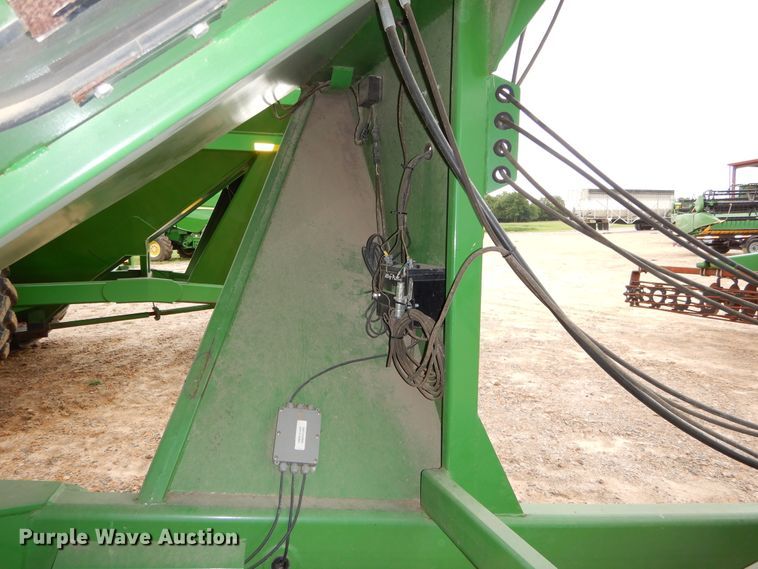 image for item DC0233 J&M 1051-22S GrainStorm grain cart