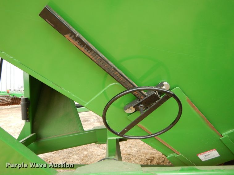 image for item DC0234 J&M 1051-22S GrainStorm grain cart
