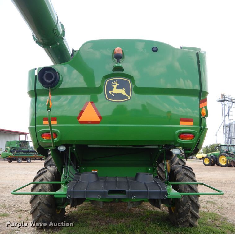 image for item DC0235 2015 John Deere S670 STS RWA combine