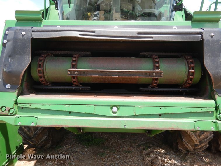 image for item DC0235 2015 John Deere S670 STS RWA combine