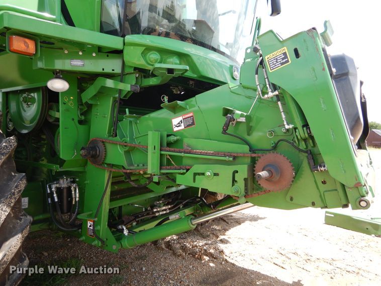 image for item DC0235 2015 John Deere S670 STS RWA combine