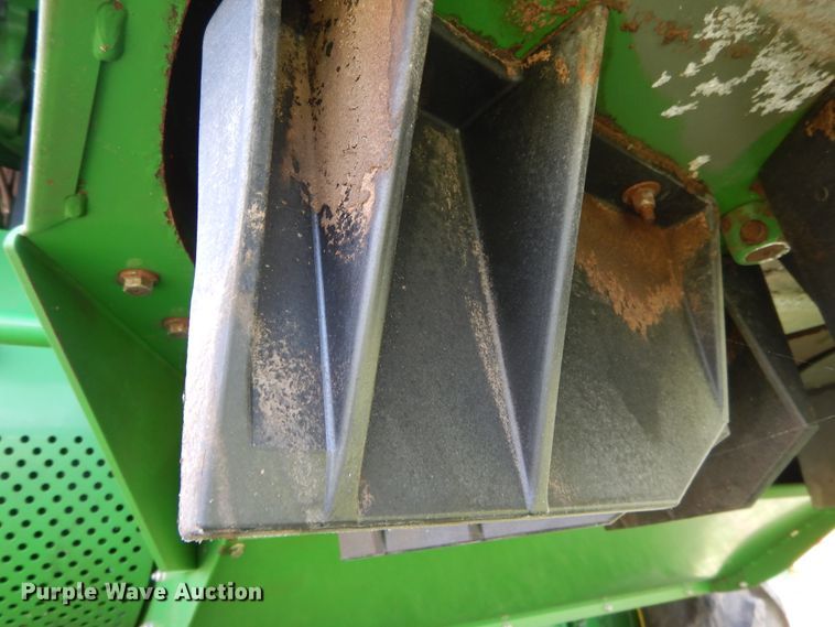 image for item DC0235 2015 John Deere S670 STS RWA combine