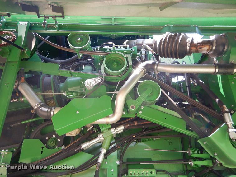 image for item DC0235 2015 John Deere S670 STS RWA combine