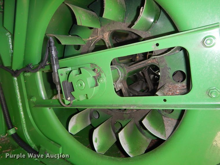 image for item DC0235 2015 John Deere S670 STS RWA combine