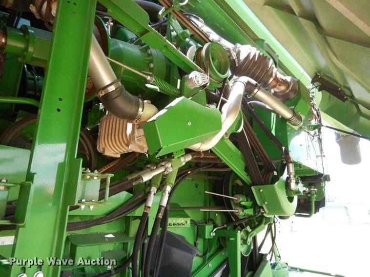 image for item DC0235 2015 John Deere S670 STS RWA combine