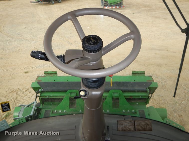 image for item DC0235 2015 John Deere S670 STS RWA combine