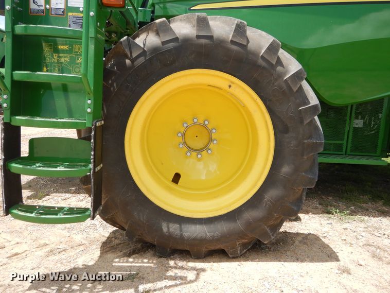 image for item DC0235 2015 John Deere S670 STS RWA combine