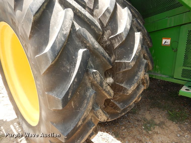 image for item DC0235 2015 John Deere S670 STS RWA combine
