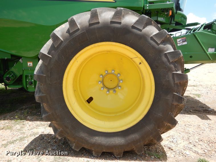 image for item DC0235 2015 John Deere S670 STS RWA combine