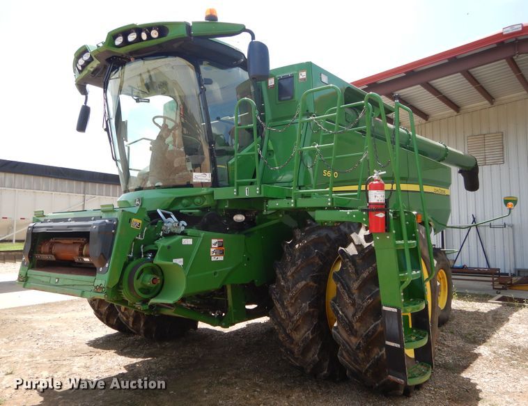 image for item DC0236 2015 John Deere S670 STS RWA combine