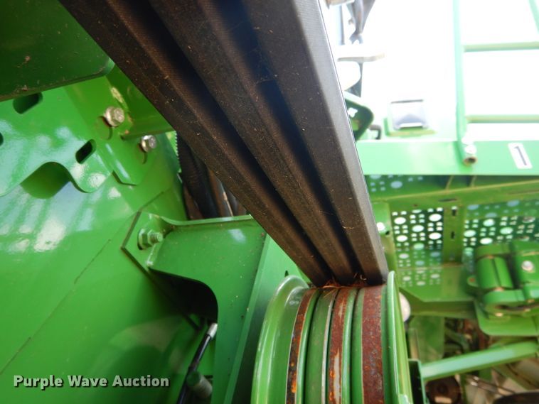 image for item DC0236 2015 John Deere S670 STS RWA combine