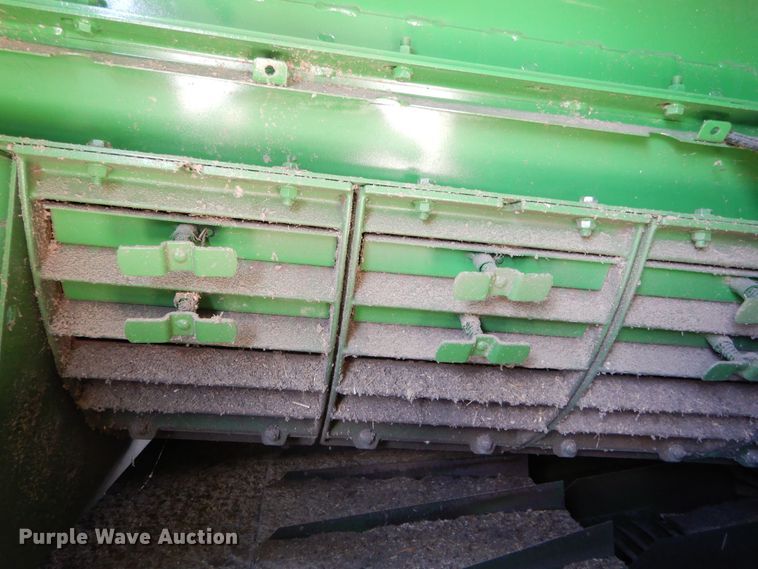 image for item DC0236 2015 John Deere S670 STS RWA combine