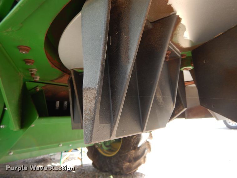 image for item DC0236 2015 John Deere S670 STS RWA combine