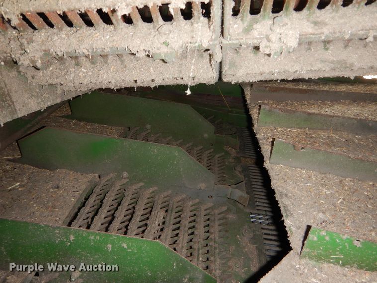 image for item DC0236 2015 John Deere S670 STS RWA combine