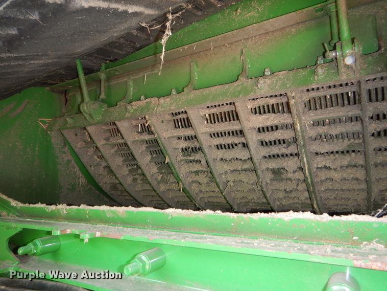 image for item DC0236 2015 John Deere S670 STS RWA combine