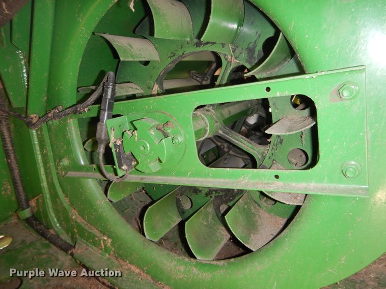 image for item DC0236 2015 John Deere S670 STS RWA combine