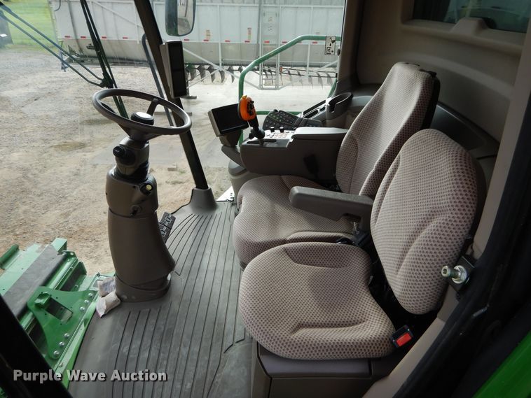 image for item DC0236 2015 John Deere S670 STS RWA combine