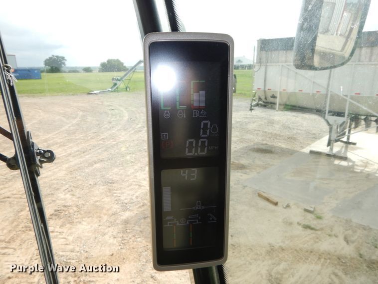 image for item DC0236 2015 John Deere S670 STS RWA combine